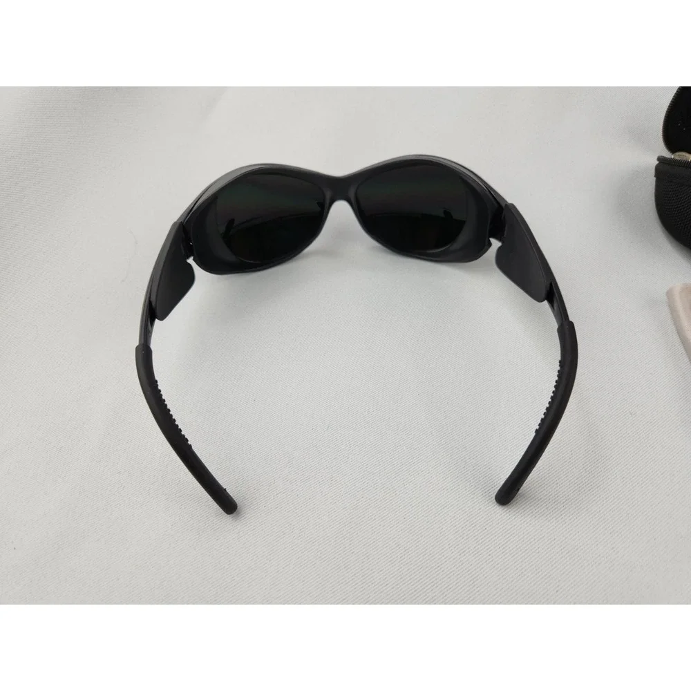 Deepred Red light therapy goggles 200-2000nm wavelength protection Ultra Dark